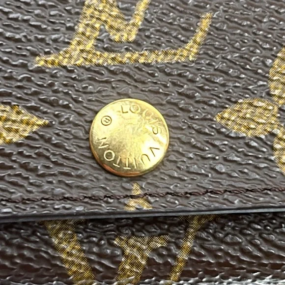 Louis Vuitton LOUIS VUITTON key  case Holder - Picture 11 of 12